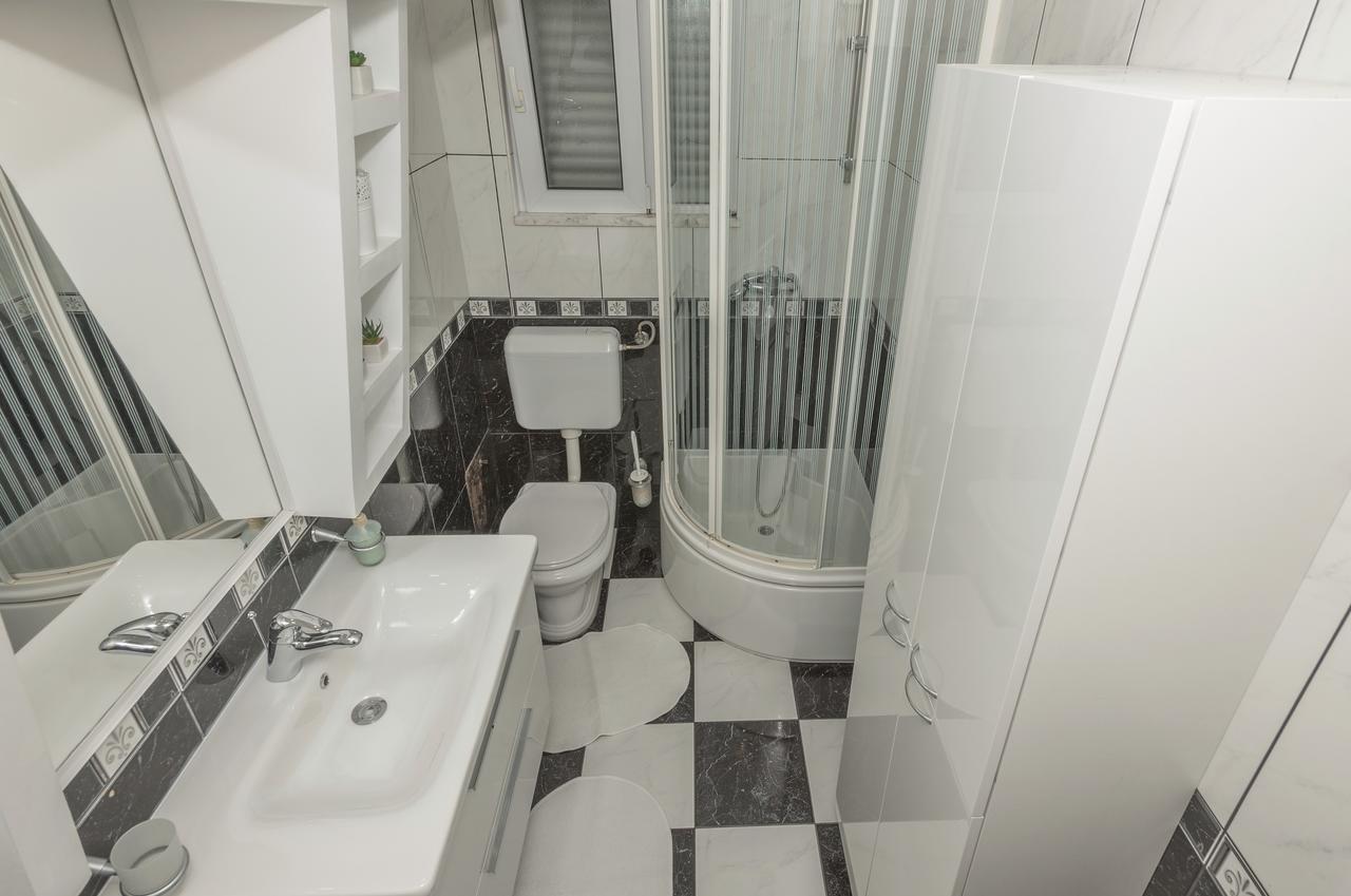 Apartment Mirjana Makarska Ngoại thất bức ảnh